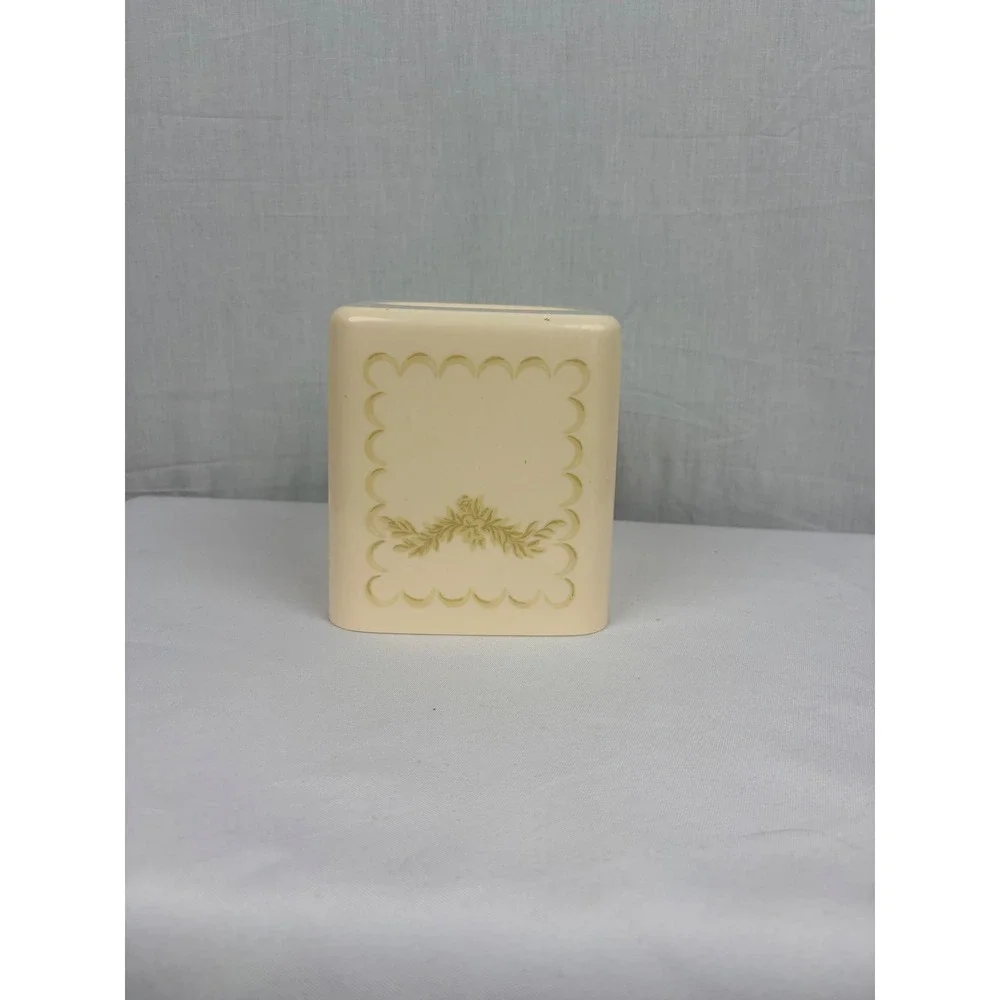 Vintage Victorian Ecru Tissue Box Cover Scalloped Floral Boutique Square Cream